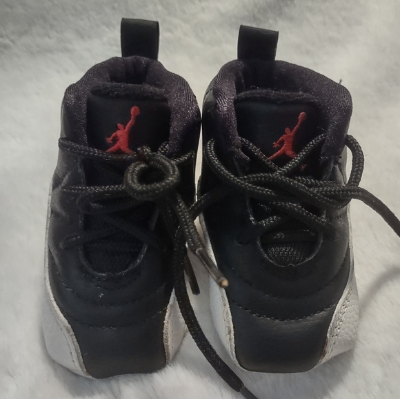Nike First Jordan XII infant shoes, size 2c - Picture 4 of 9